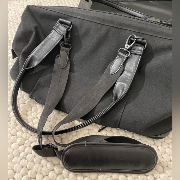 Beis Convertible Weekender Bag - Picture 2 of 13